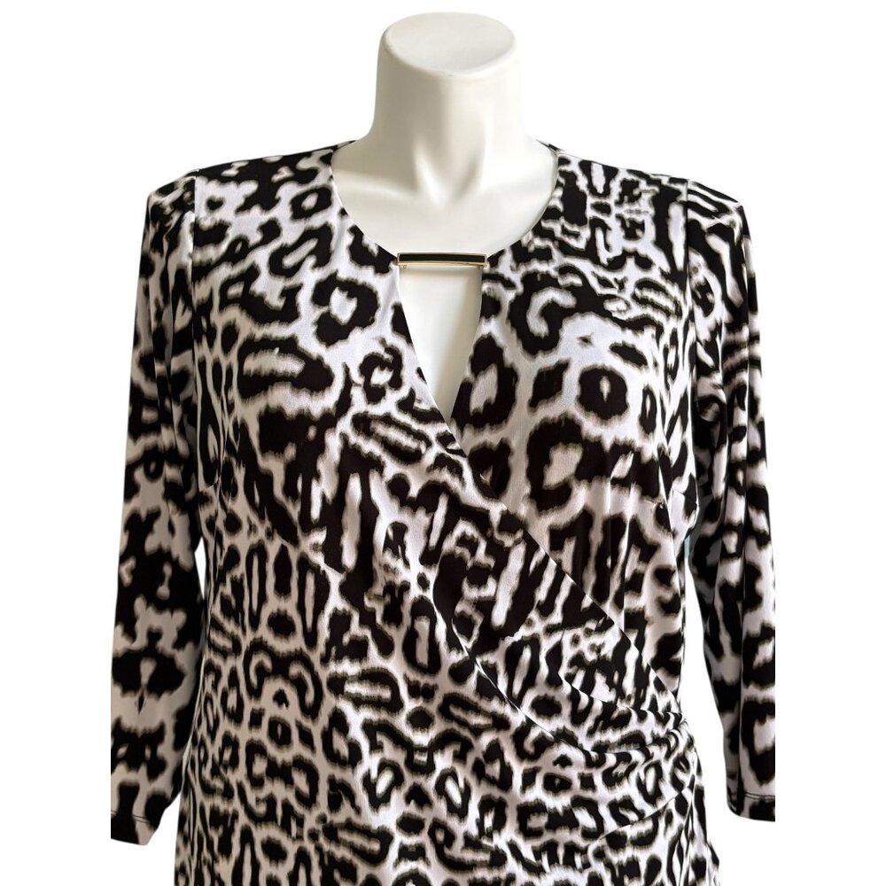 Calvin Klein Women's Snow Leopard Keyhole Ruched Faux-Wrap Dress Size 18W - Picture 4 of 12
